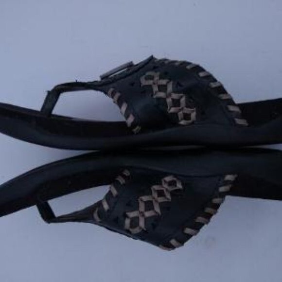 Array Moki Medallion Leather Thong Sandal Black Women's sz 6.5 - Picture 4 of 6